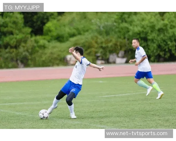 最新足球赛事动态解析精彩回顾与未来赛程展望